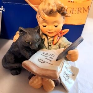 Goebel Hummel  The Cats Meow first issue 2003 w box and COA 2136
